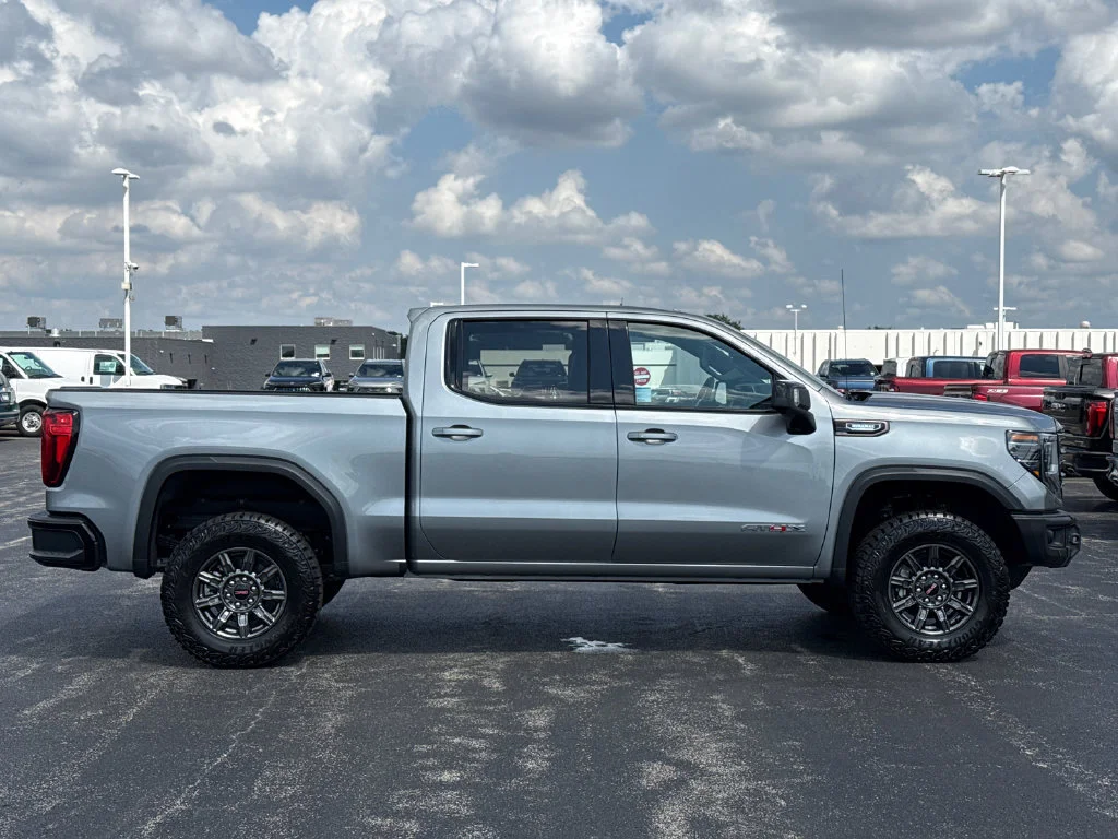 2026 GMC Sierra 1500 AT4X - Photo 7