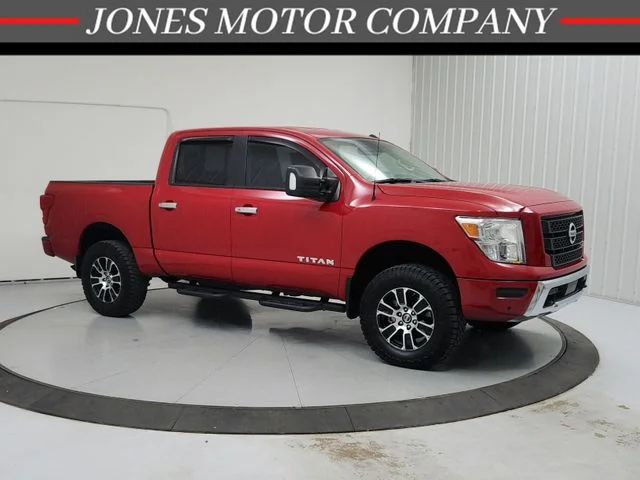 2021 Nissan Titan SV 4X4 Crew Cab's photo