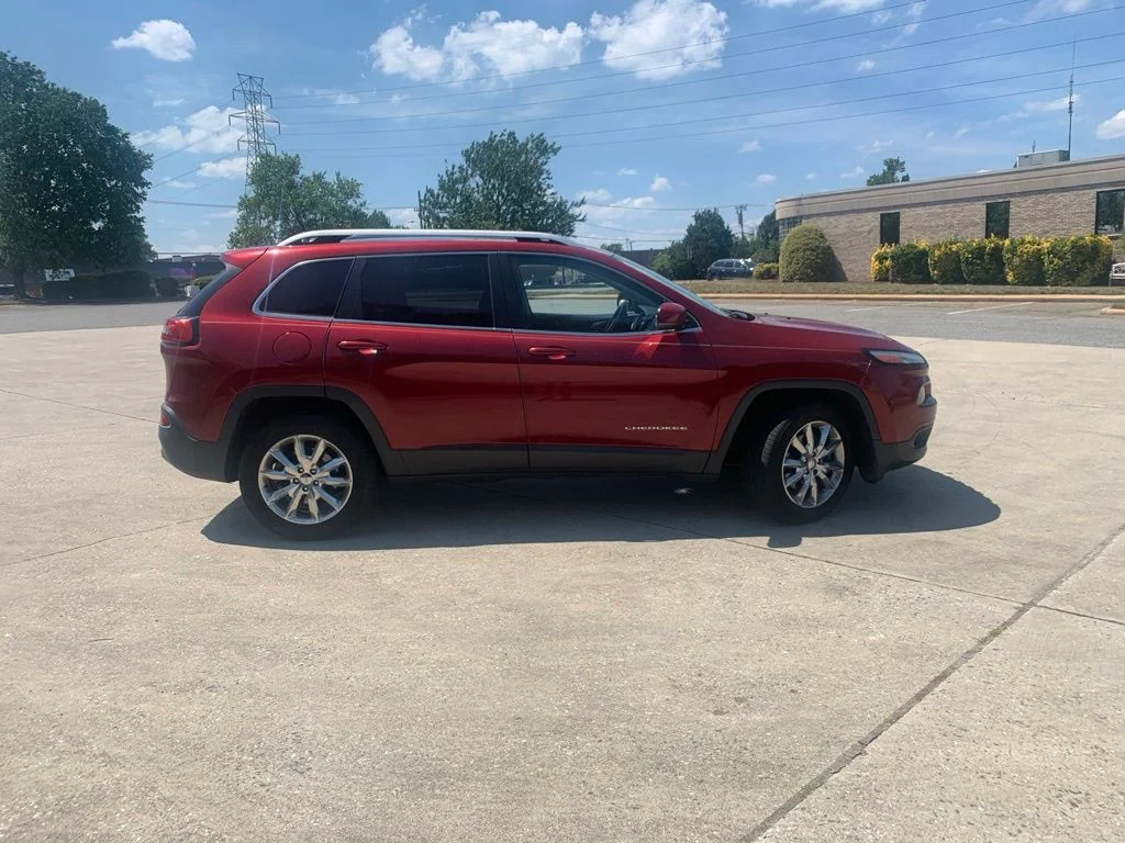 Used 2014 Red Jeep Limited image 2