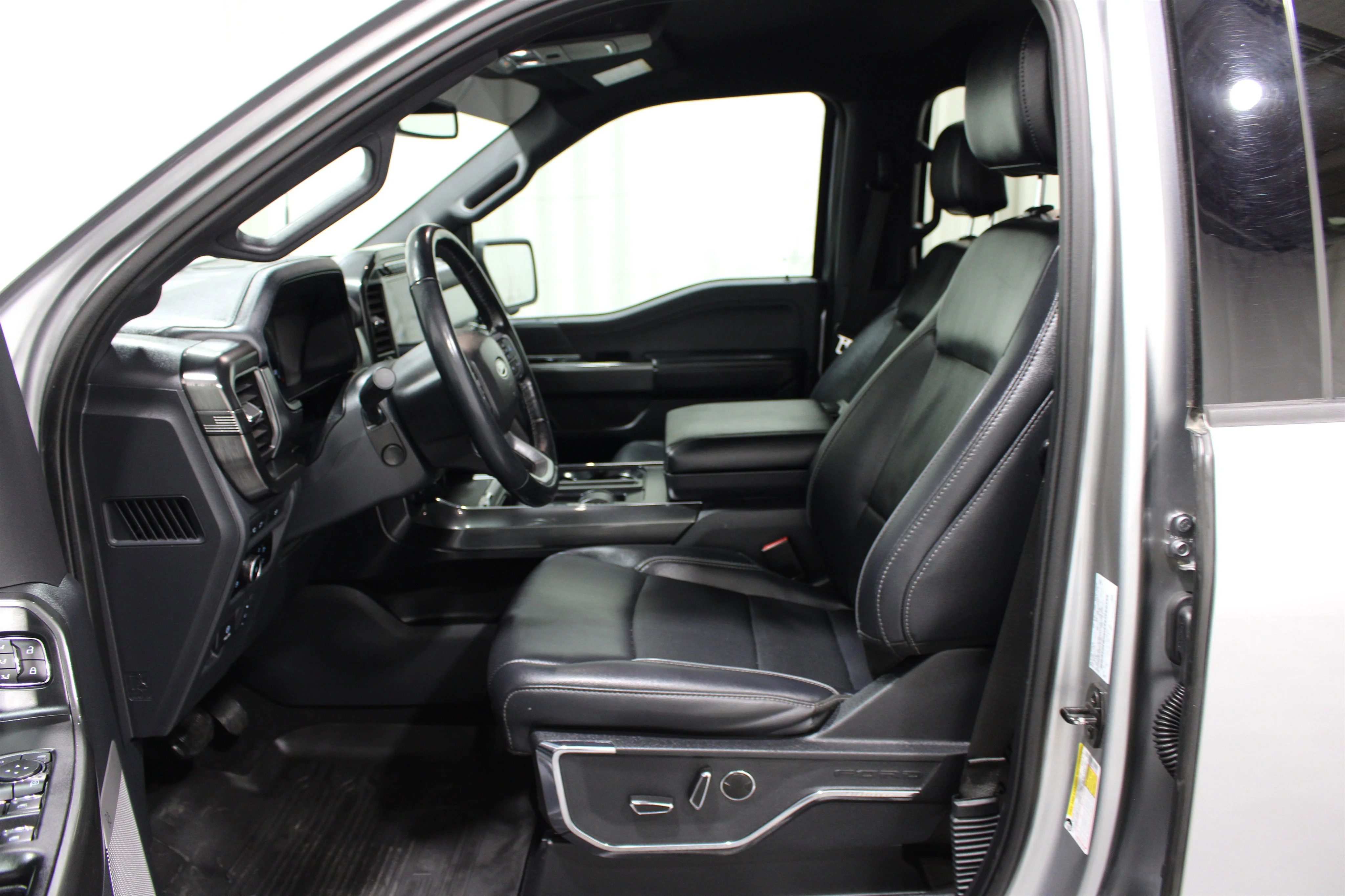 2023 Ford F-150 Lariat - Photo 3