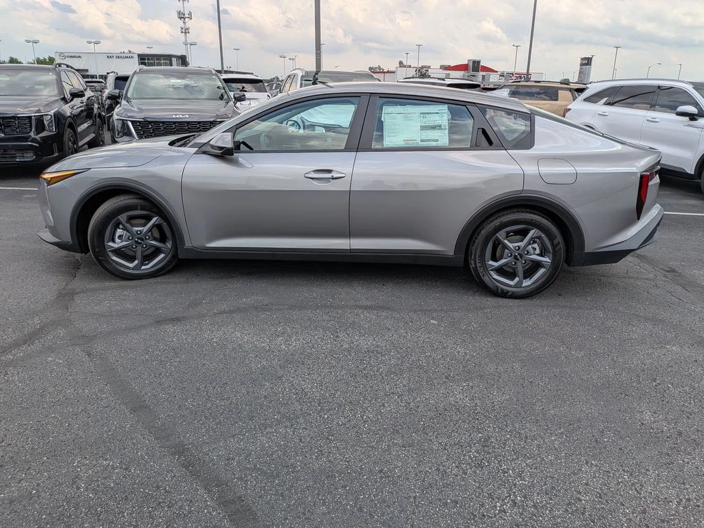 New 2026 Steel Gray Kia LXS image 31