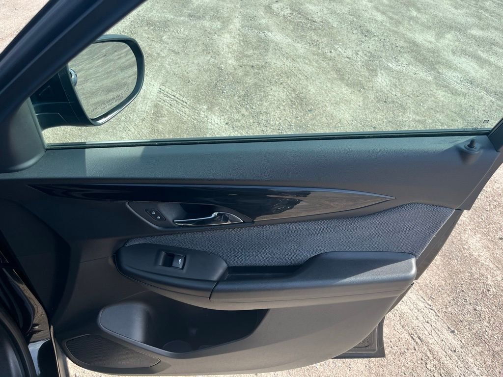 Used 2025 Black Metallic Chevrolet LT image 33