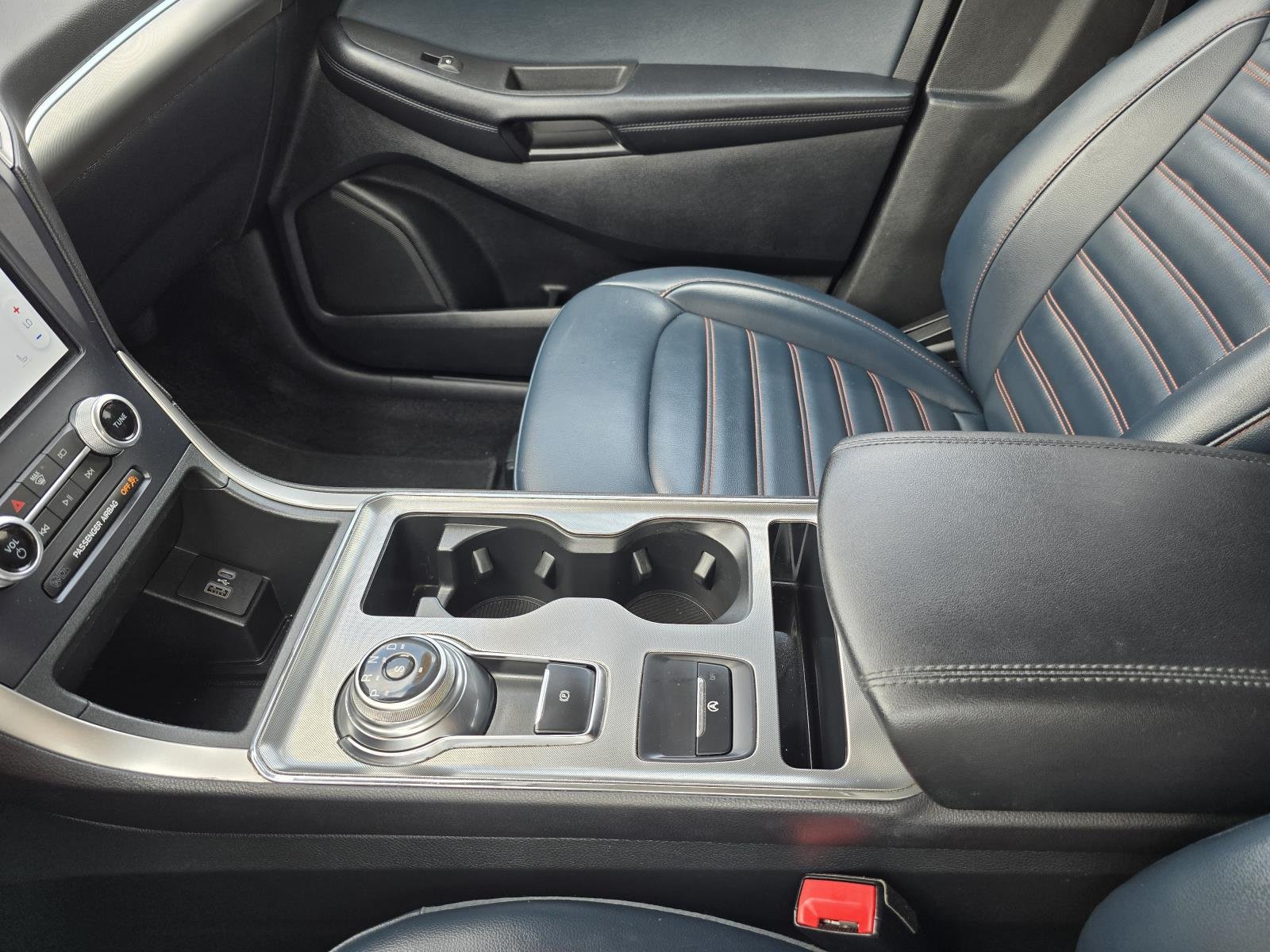 2022 Ford Edge SEL - Photo 16