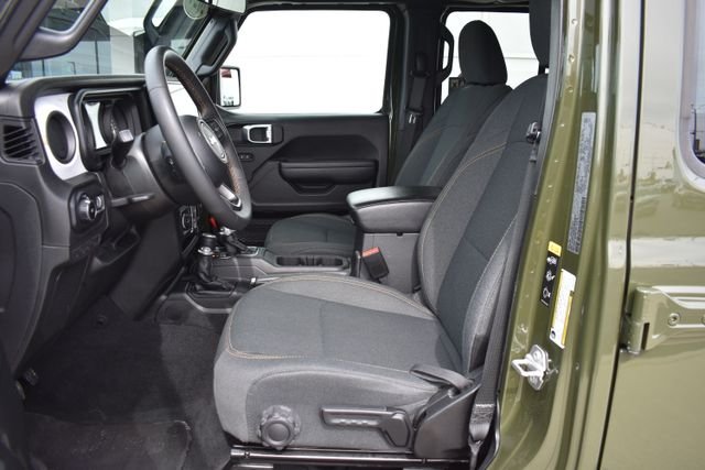 Used 2024 Green Jeep Sport S image 11