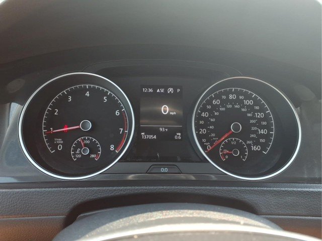 Used 2019  Volkswagen SE image 17
