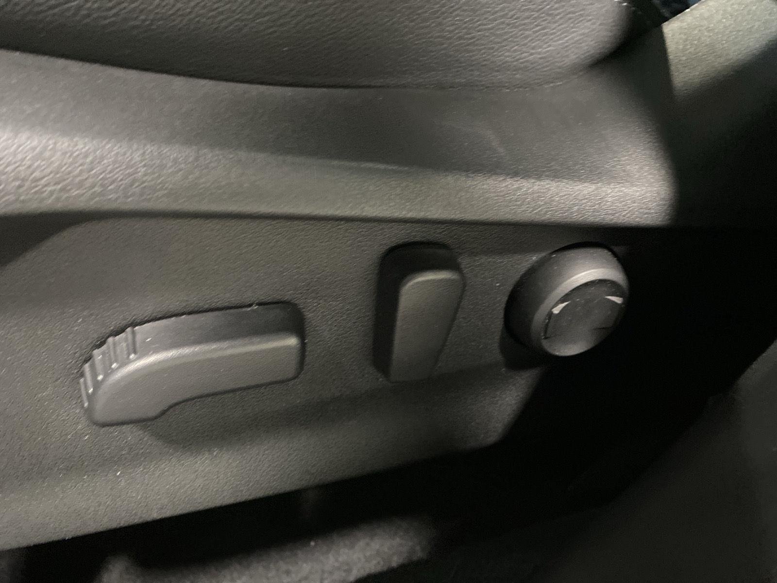 Used 2023 Crystal White Pearl Subaru Premium image 20