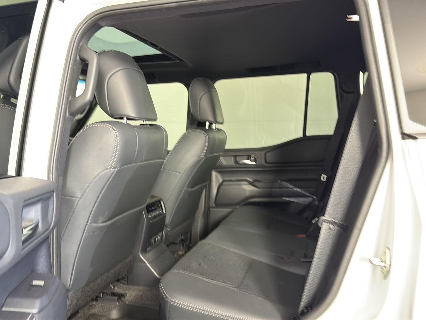Used 2024 Wind Chill Pearl Toyota Base image 20