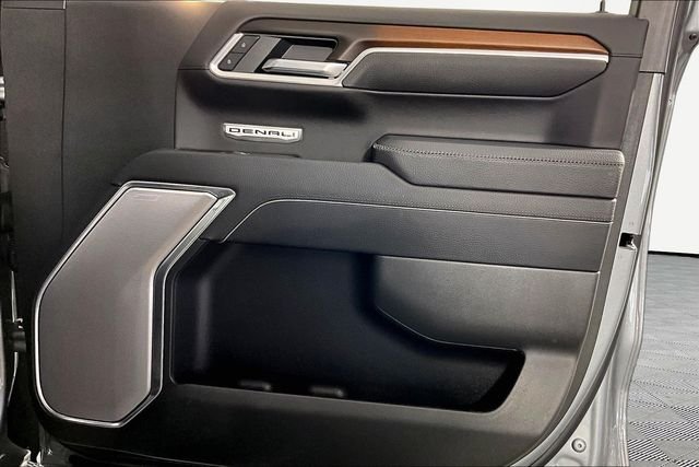 Used 2025 Silver GMC Denali image 25