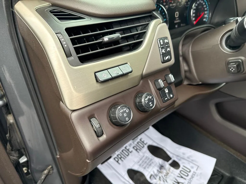 Used 2018 Gray GMC Denali image 27