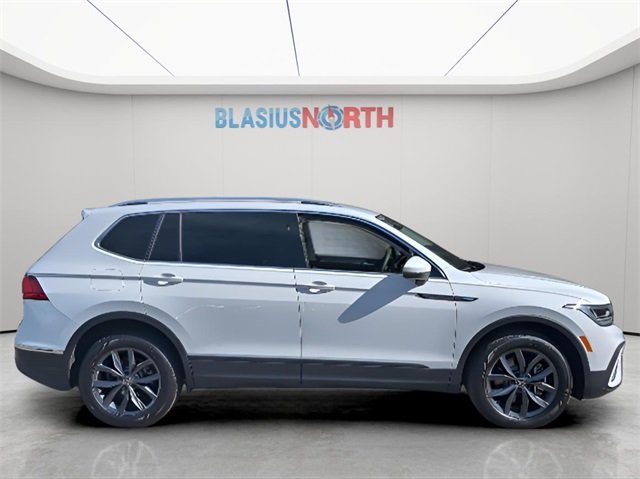 2024 Volkswagen Tiguan SE Wolfsburg Edition photo 4