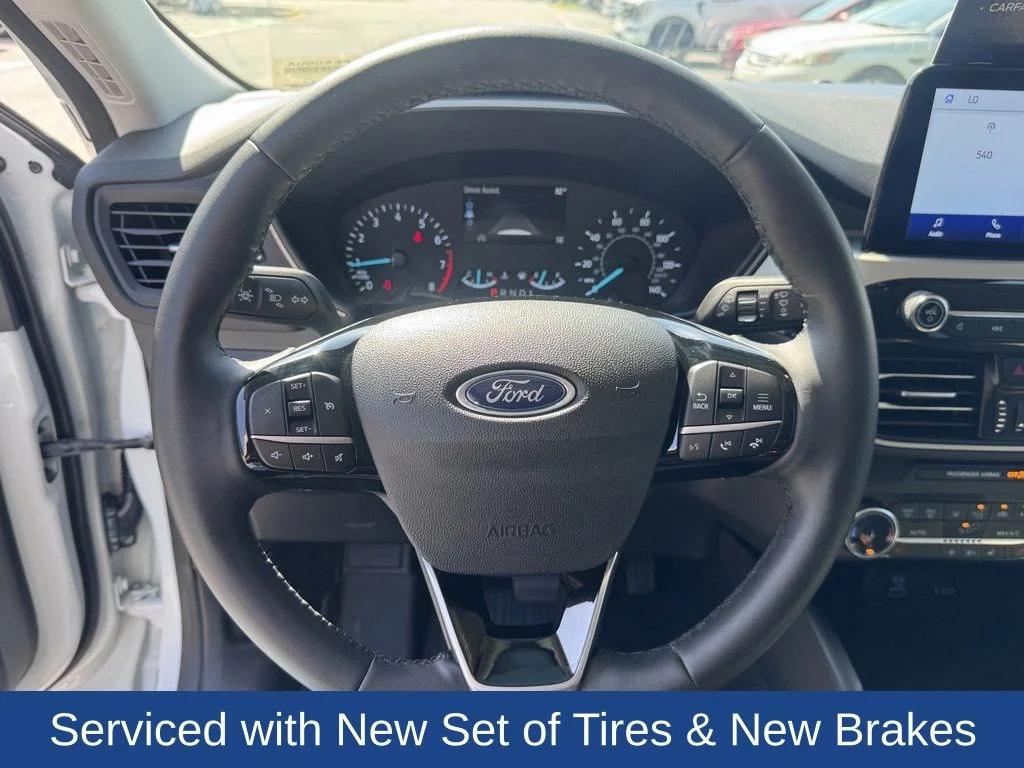 Certified Used 2022 Star White Ford SE image 13