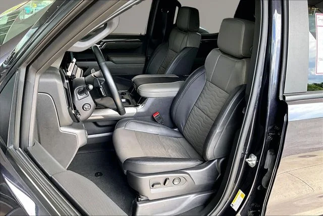 Used 2024 Gray Chevrolet ZR2 image 18