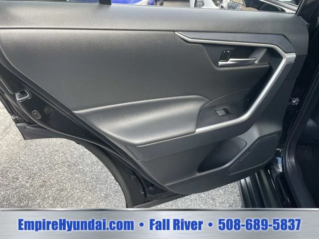 2025 Toyota RAV4 XLE Premium - Photo 17