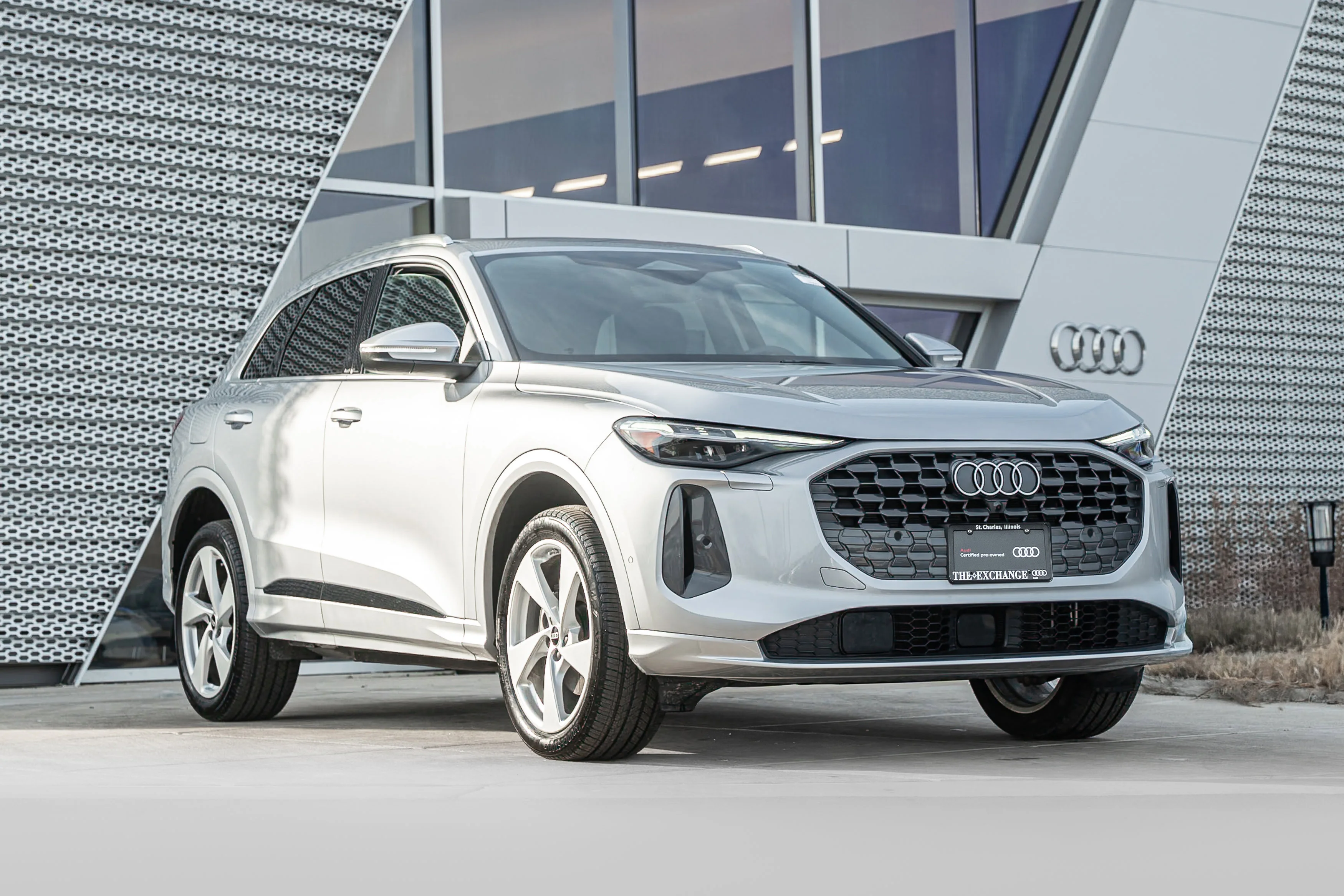 2025 Audi Q5 40 Premium Plus's photo