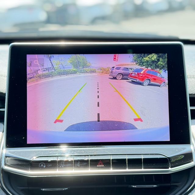 Used 2024 White Jeep Latitude image 20