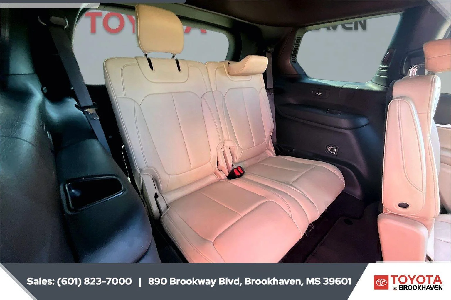 Used 2023 Diamond Black Crystal Pearlcoat Jeep Limited image 21