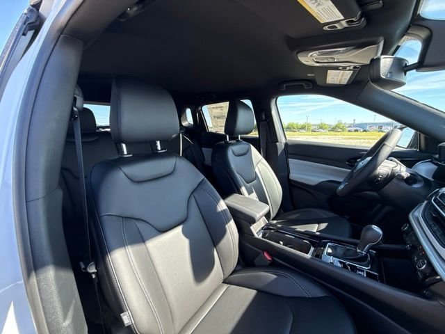New 2026 Bright White Clearcoat Jeep Limited image 35
