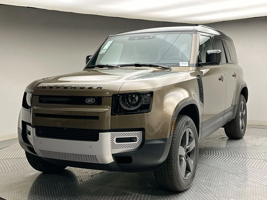 2024 Land Rover Defender 110 S P300's photo