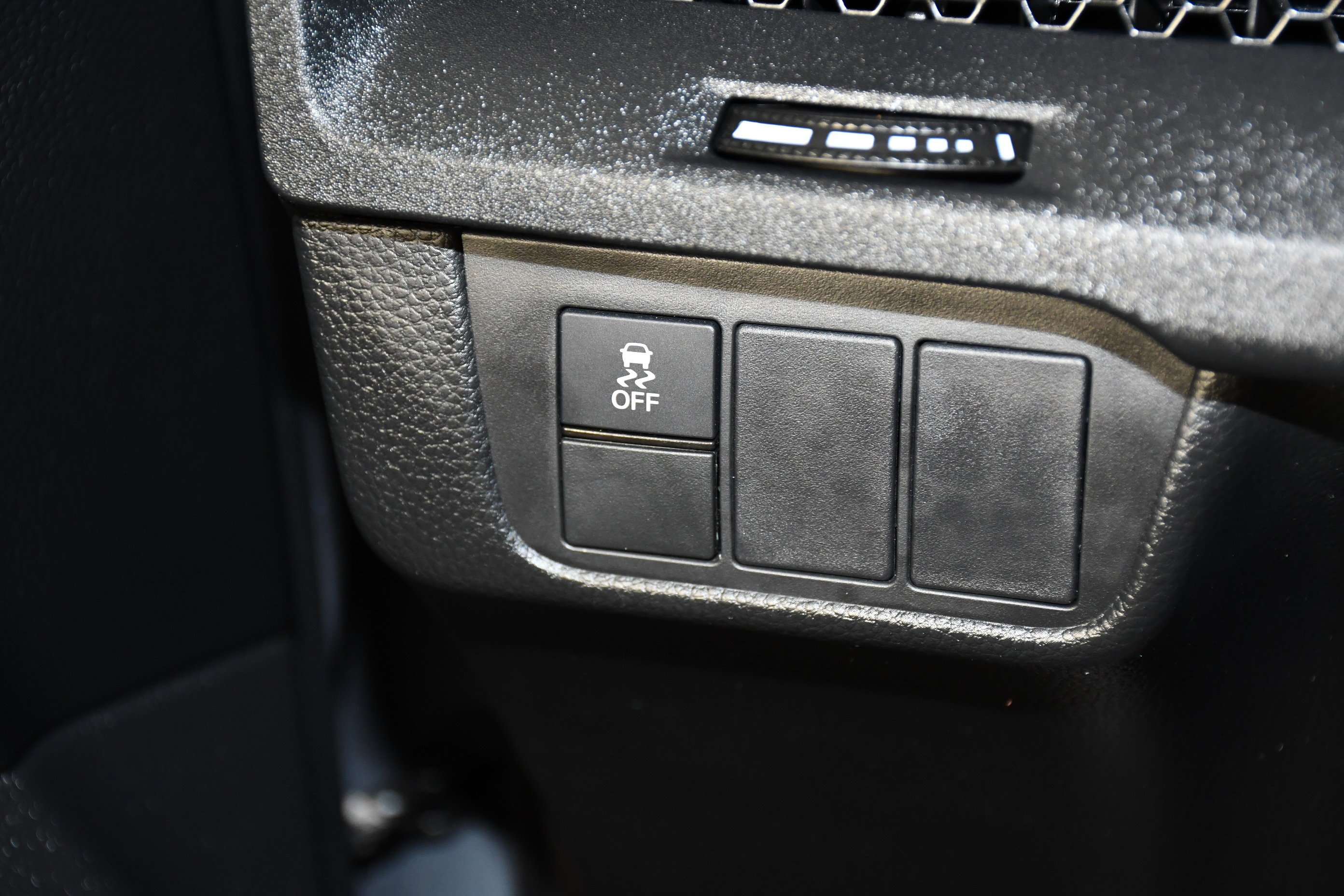 Used 2025 Solar Silver Metallic Honda LX image 33