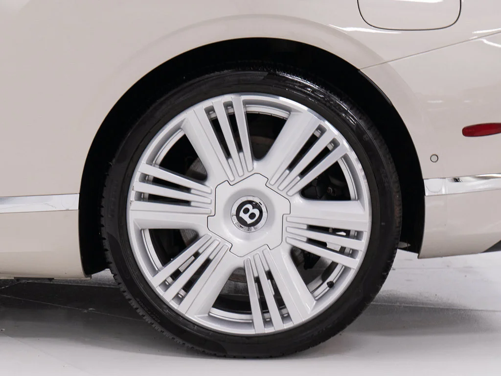 Certified Used 2026 White Sand - by Mulliner Bentley Azure image 47