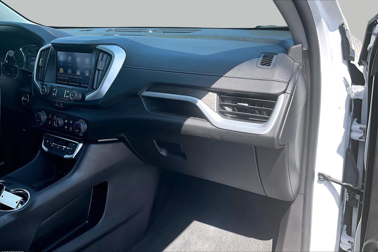 2024 GMC Terrain SLT - Photo 15