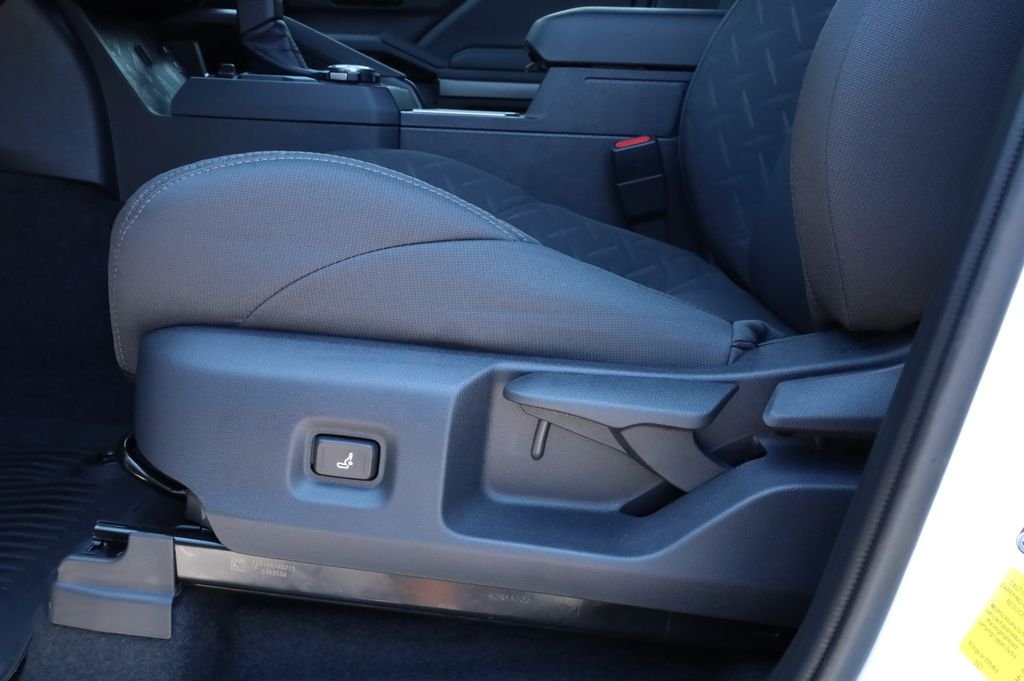 2025 Toyota Tacoma SR5 - Photo 29