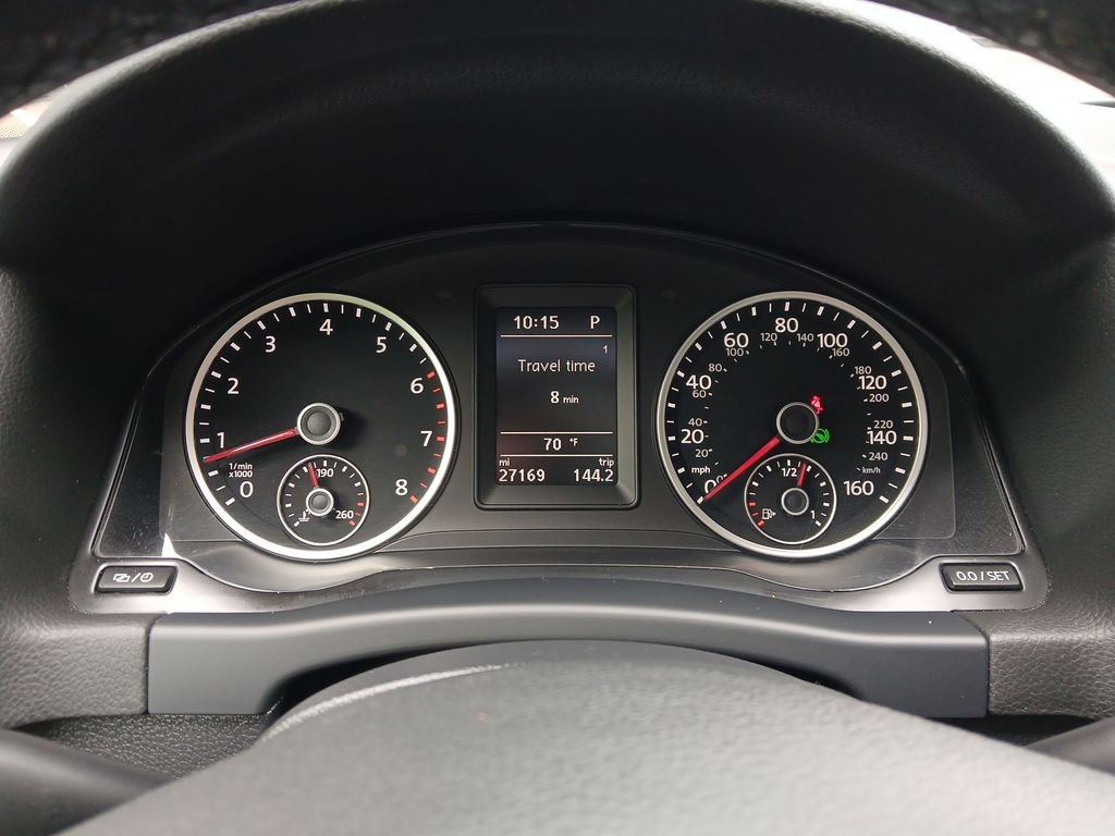 Used 2015 Gray Volkswagen SEL image 16
