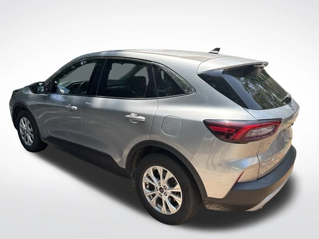 Used 2024 Silver Ford Active image 3