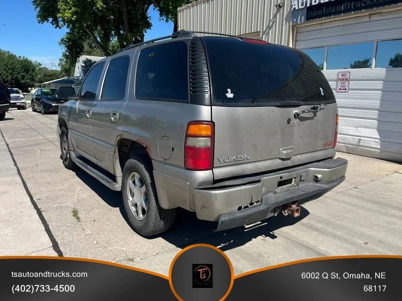 Used 2001 Silver GMC Denali Sport Utility 4D image 5