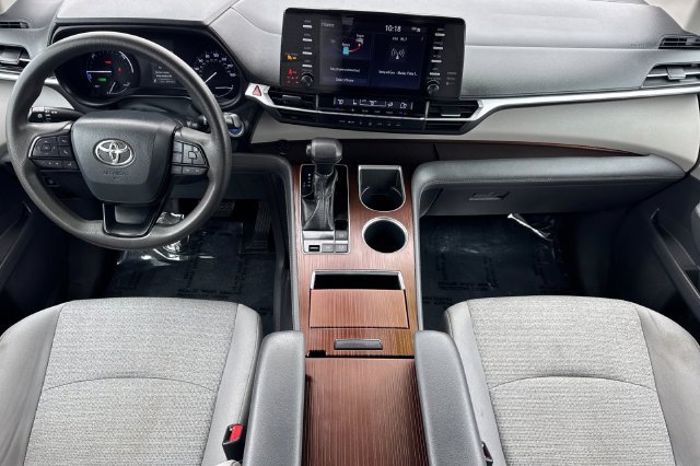 Certified Used 2022 Silver Toyota LE image 17