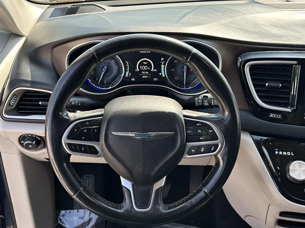 Used 2019 Blue Pearl Chrysler Touring L image 20