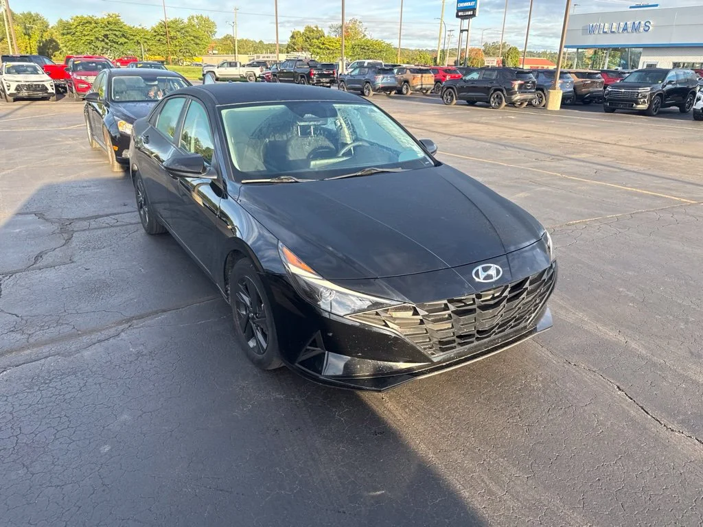 Used 2021 Phantom Black Hyundai SEL image 8
