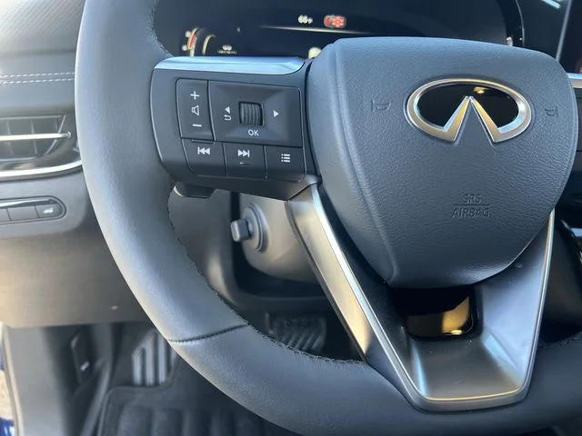 New 2027 GRAND BLUE INFINITI Luxe AWD image 27