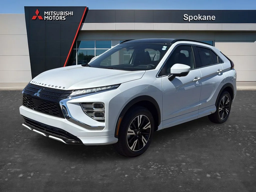 New 2026 White Diamond Mitsubishi SEL AWD image 3