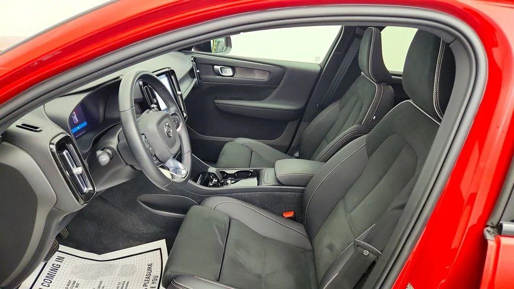 Used 2023 Fusion Red Metallic Volvo Twin eAWD Plus image 20