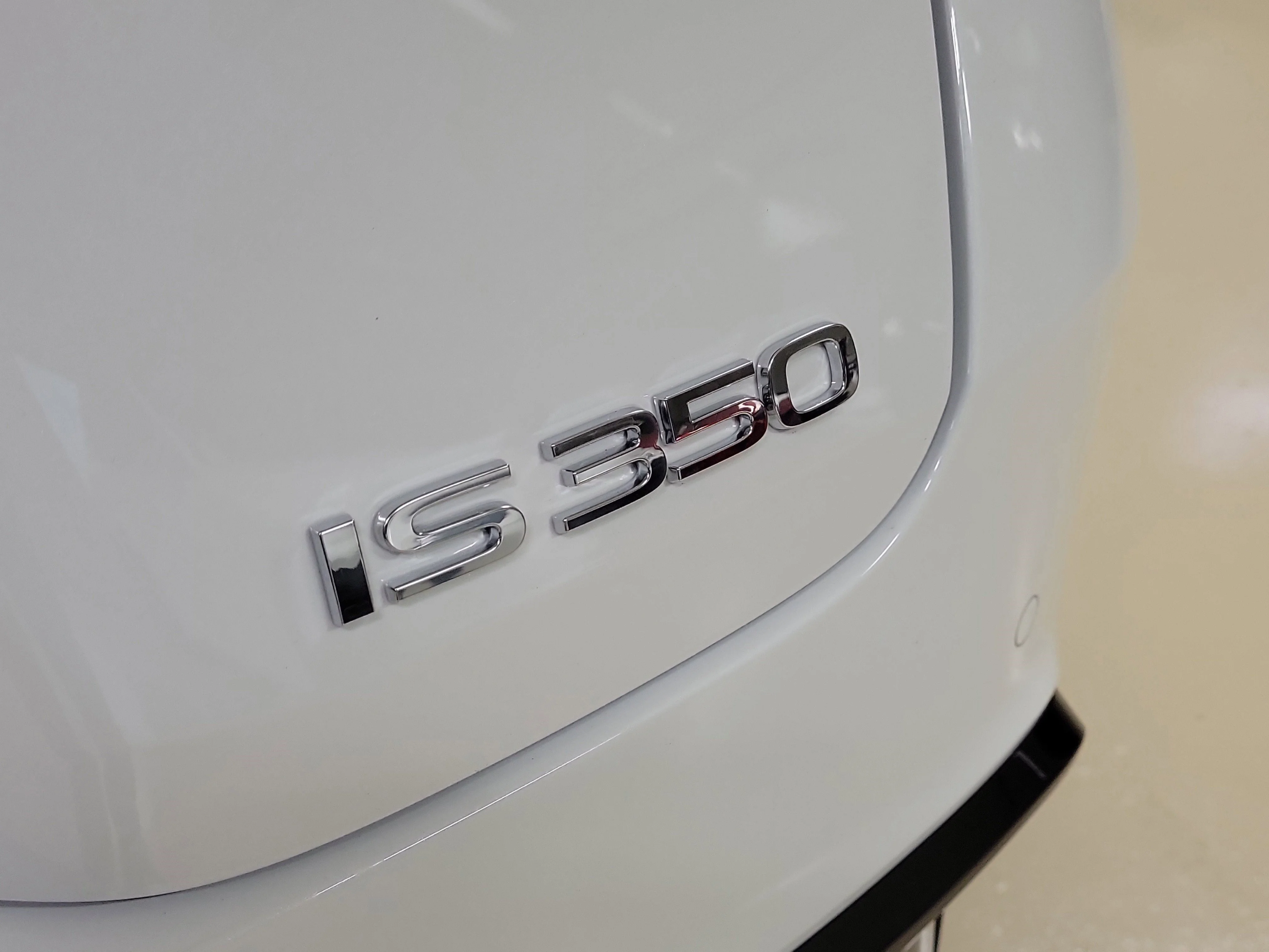 New 2026 Ultra White Lexus F SPORT Design image 4