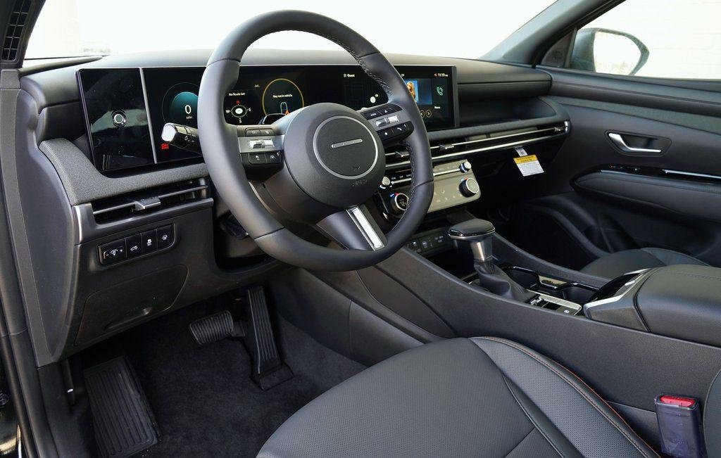 New 2025 Phantom Black Hyundai Limited image 15