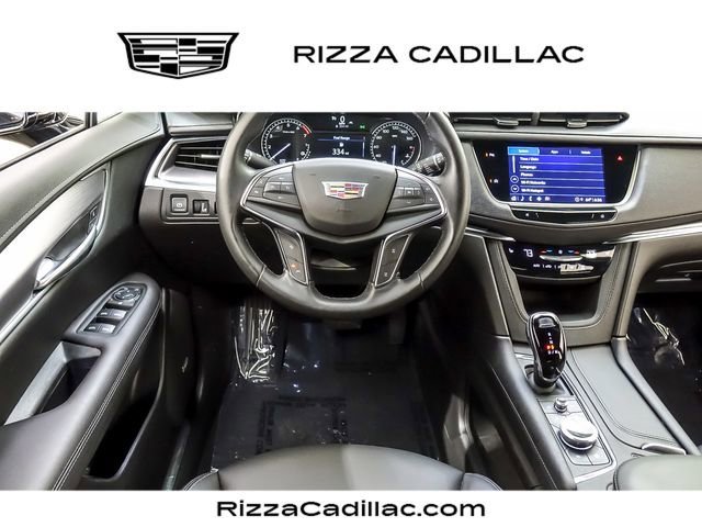 Used 2022 Stellar Black Metallic Cadillac Luxury image 2