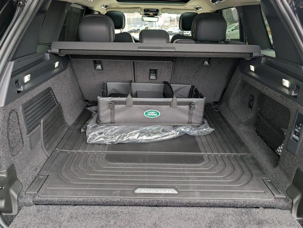 New 2026 Santorini Black Land Rover SE image 26