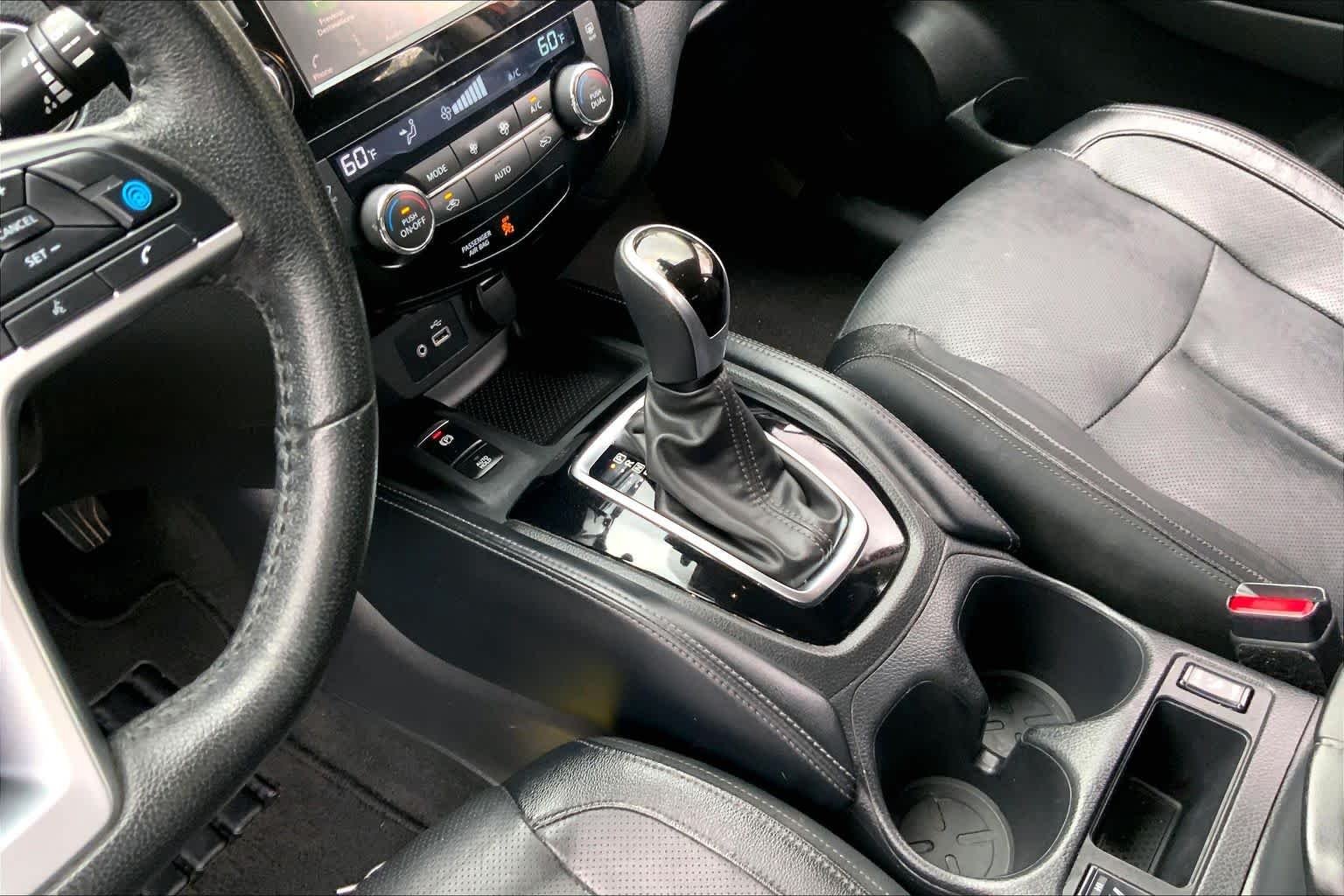 Used 2020 Scarlet Ember Tintcoat Nissan SL image 14