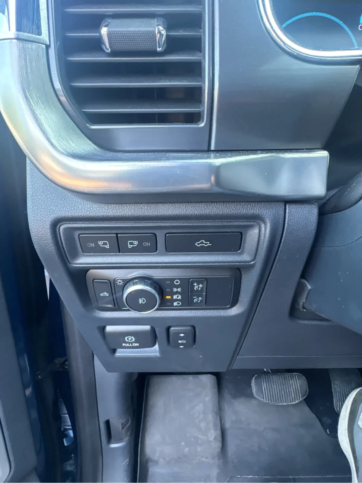 Used 2022 Atlas Blue Metallic Ford LARIAT image 20