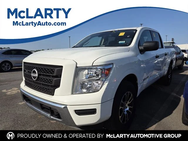 2024 Nissan Titan SV 4X4 Crew Cab's photo