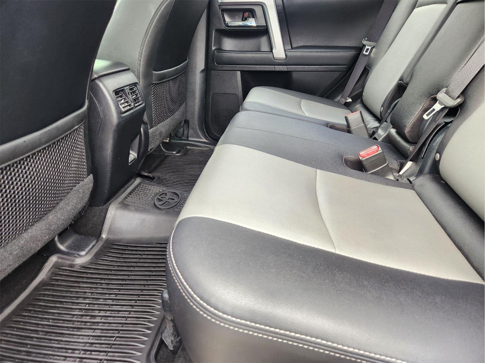 2020 Toyota 4Runner photo 29 of 32