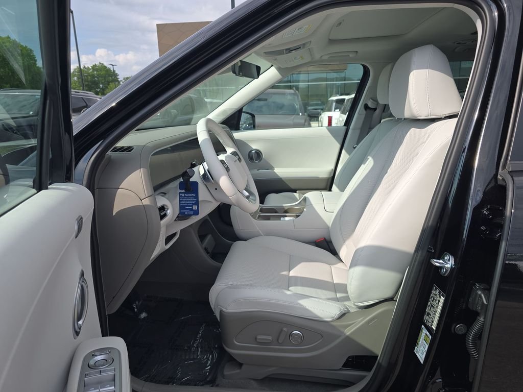 New 2026 Black Hyundai SEL Premium 7P image 11