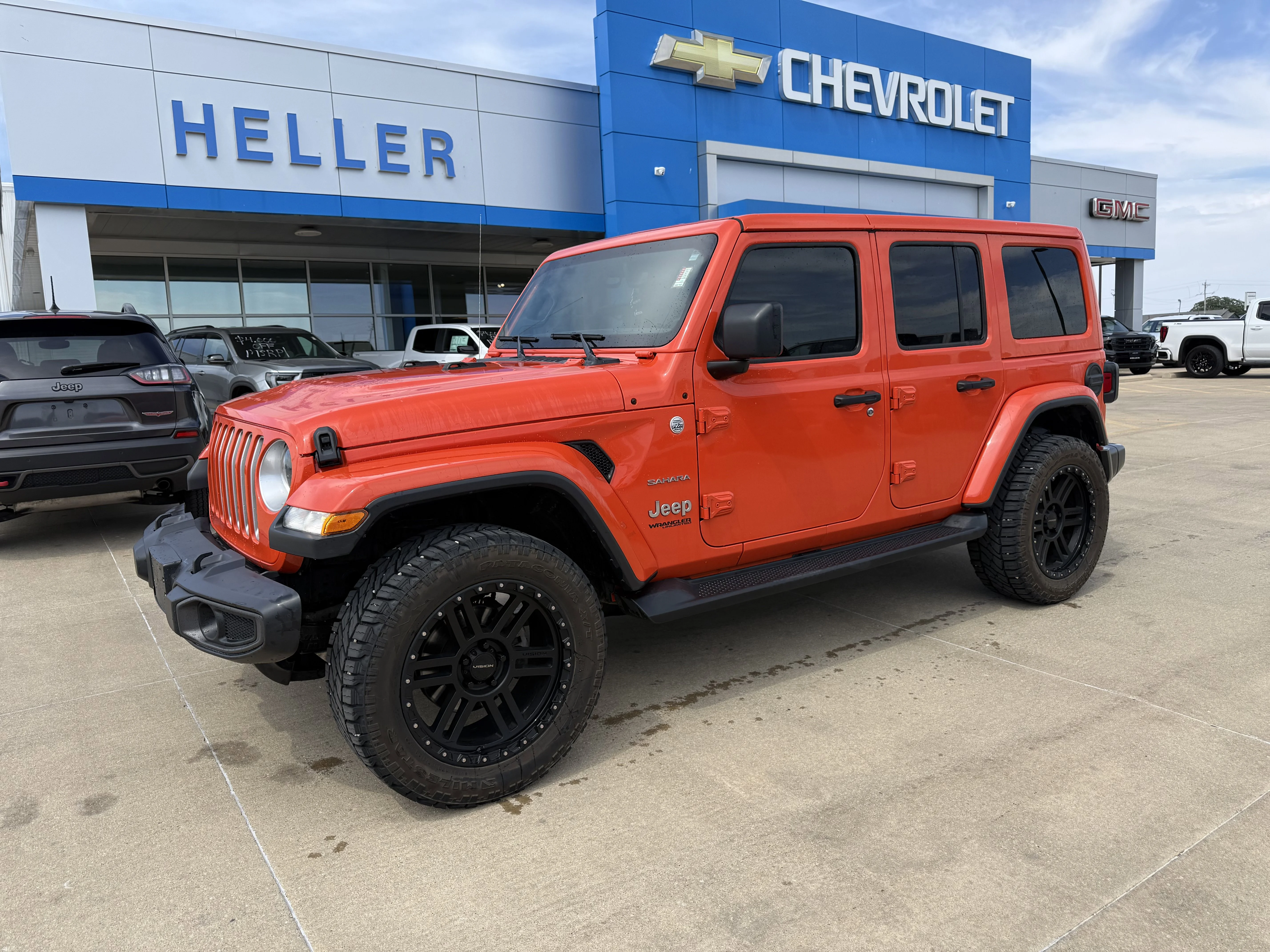 Used 2020 Punkn Metallic Clearcoat Jeep Sahara image 3