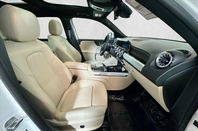 New 2026 Polar White Mercedes-Benz GLB 250 image 56