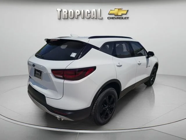 New 2026 Summit White Chevrolet 2LT image 5