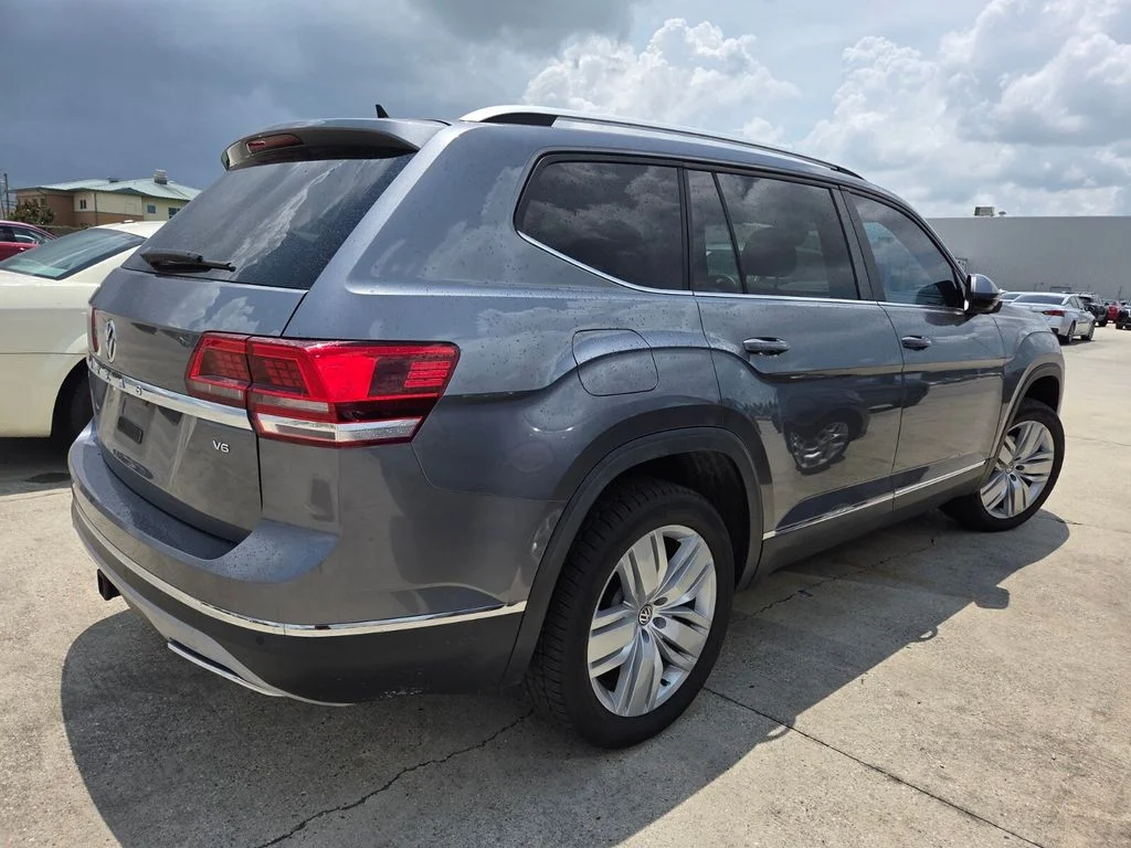Used 2019 Gray Volkswagen SEL image 4