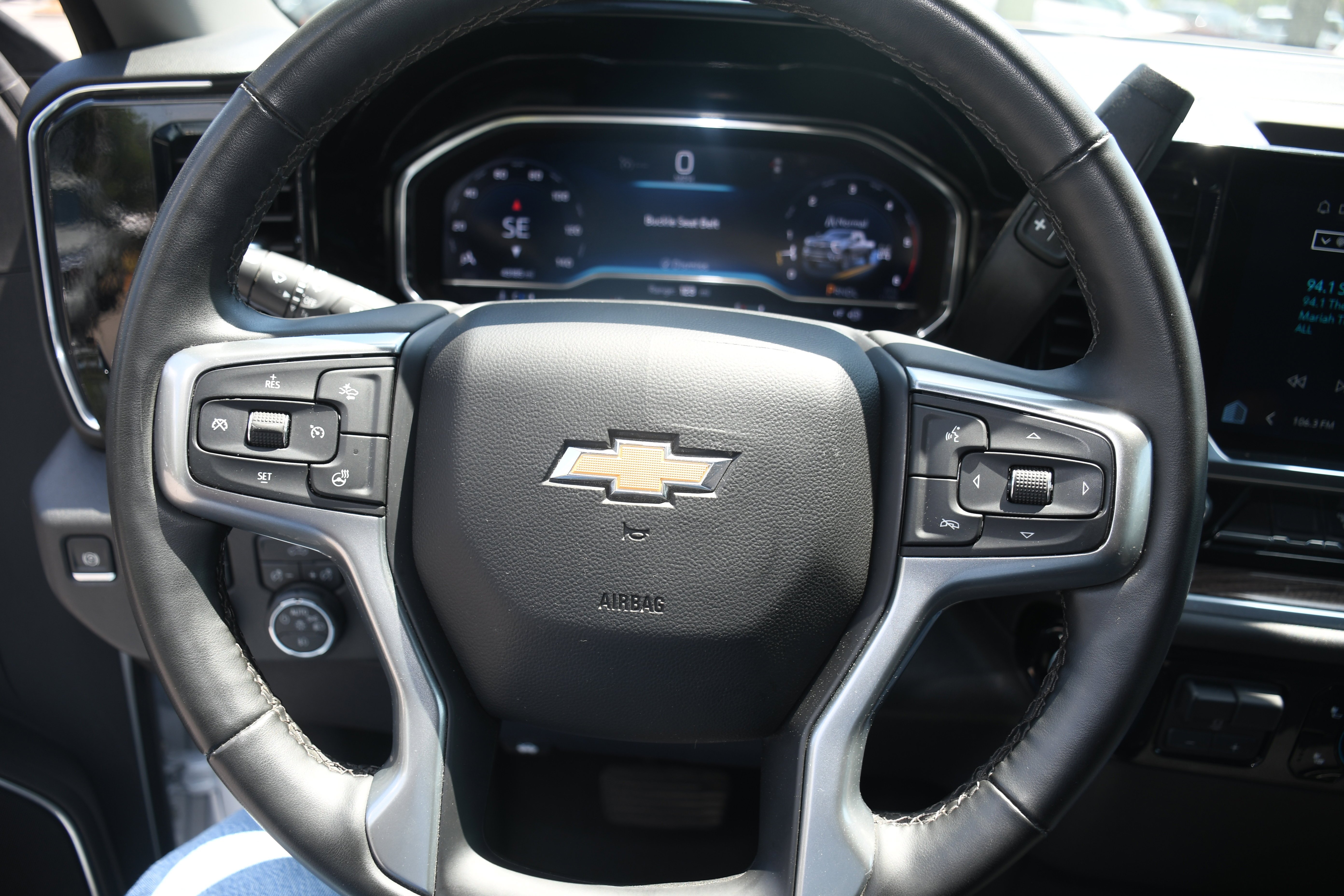Used 2025 White Chevrolet LT image 11