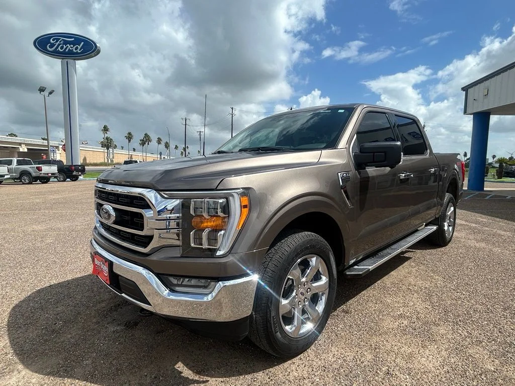 Used 2023 Gray Ford XLT image 3